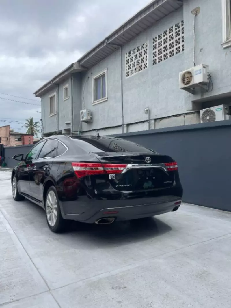 TOYOTA Avalon - 2013