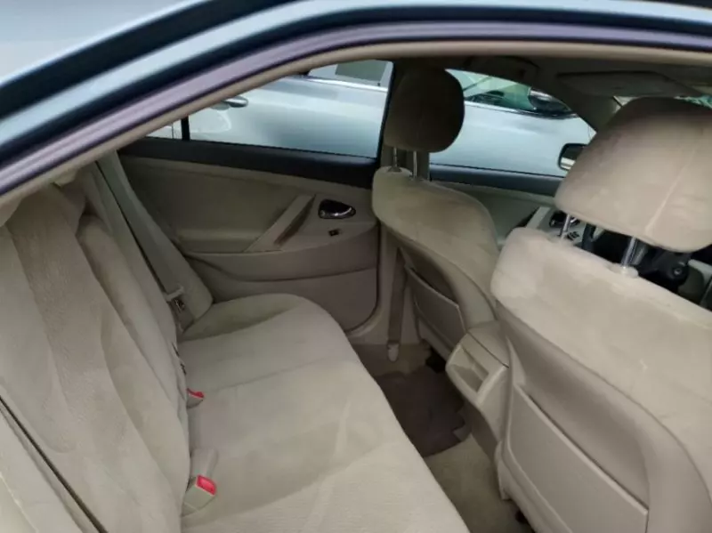 Toyota Camry   - 2010