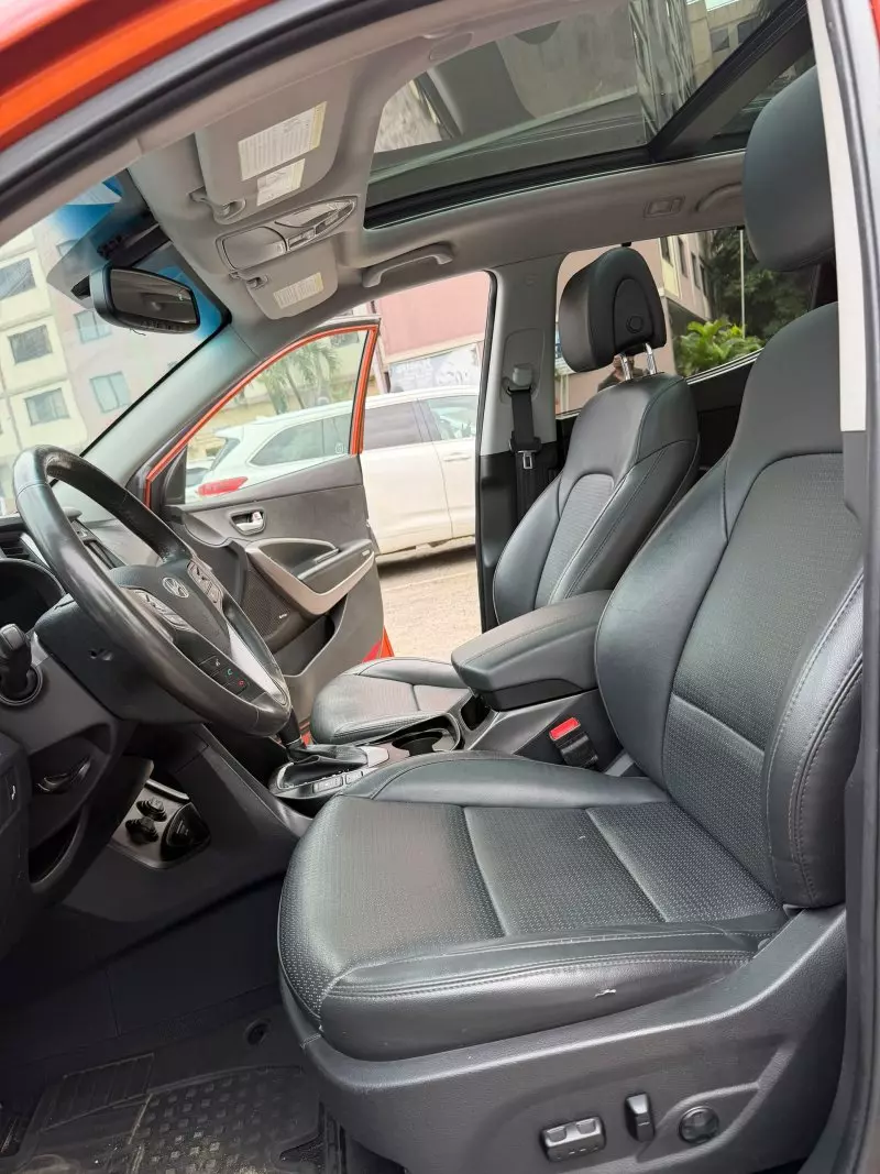Hyundai Santa FE   - 2015