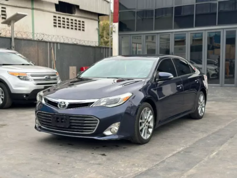 Toyota Avalon   - 2014