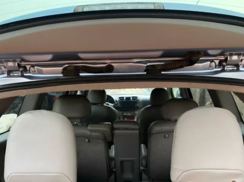 Toyota Highlander   - 2010