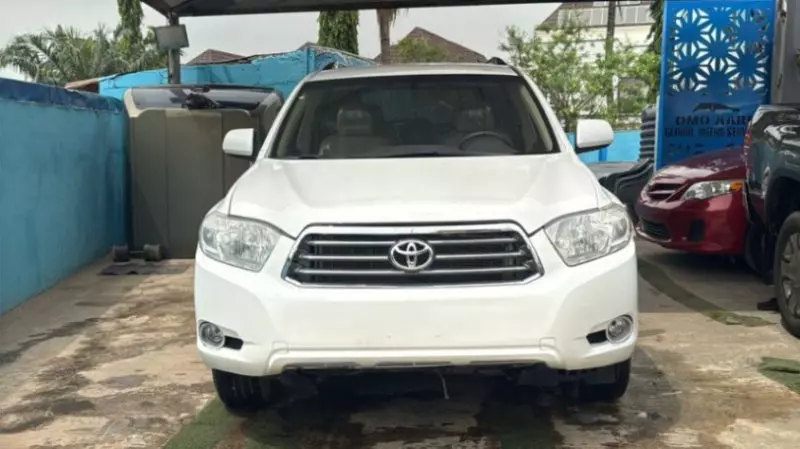 Toyota Highlander   - 2010