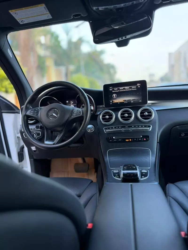 Mercedes-Benz GLC 300   - 2019