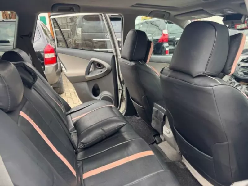 Toyota Rav4   - 2010