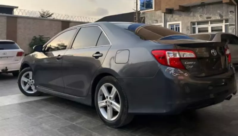 Toyota Camry   - 2014