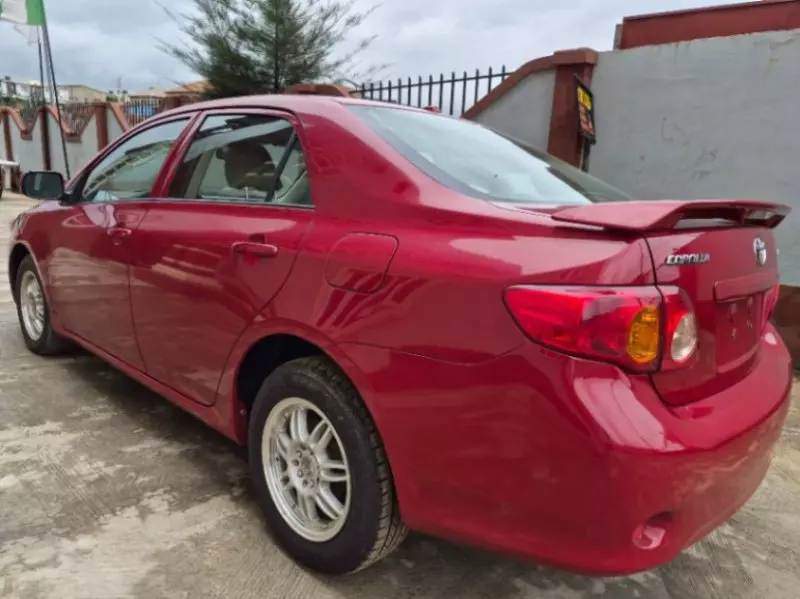 TOYOTA Corolla   - 2009