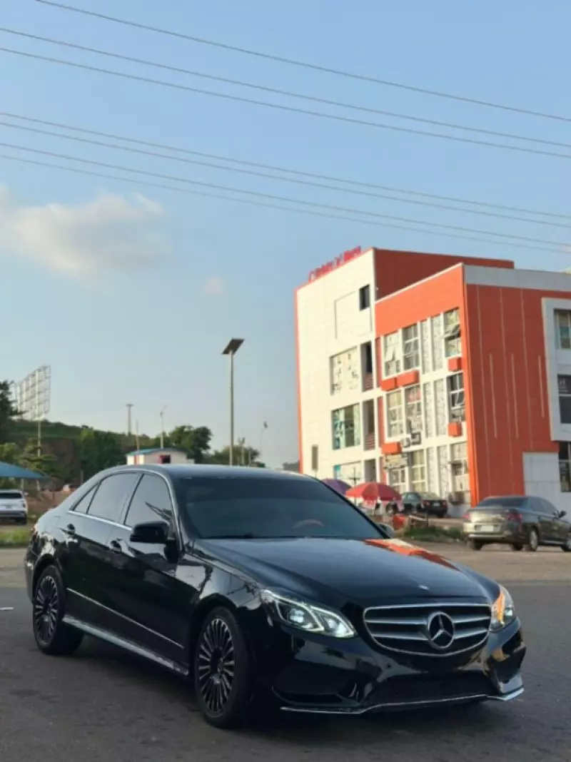 Mercedes-Benz E-Class   - 2010