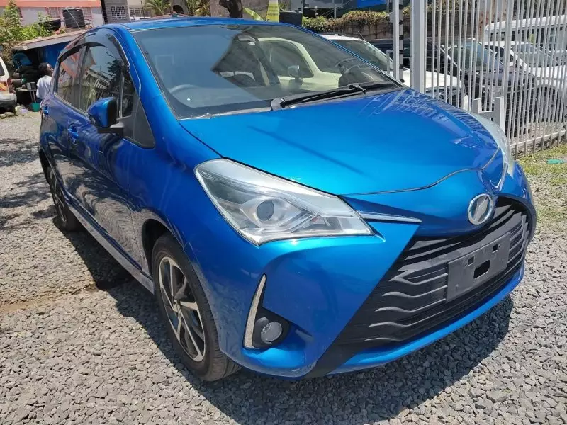 TOYOTA Vitz   - 2017