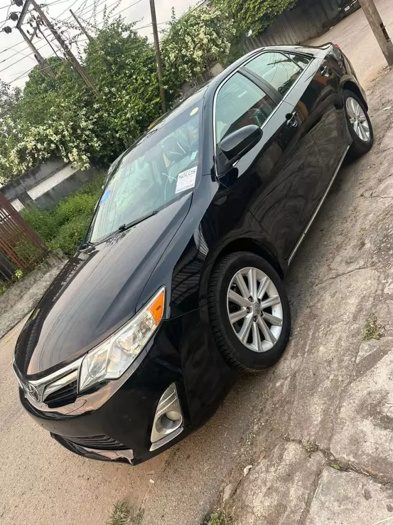 Toyota Camry   - 2013