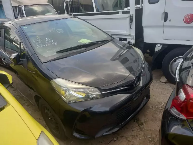 Toyota Vitz   - 2015