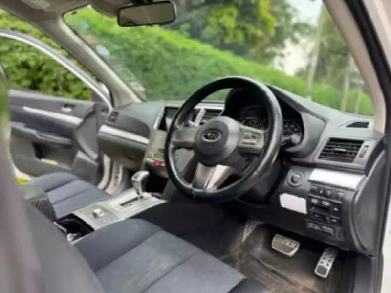 Subaru Legacy   - 2012
