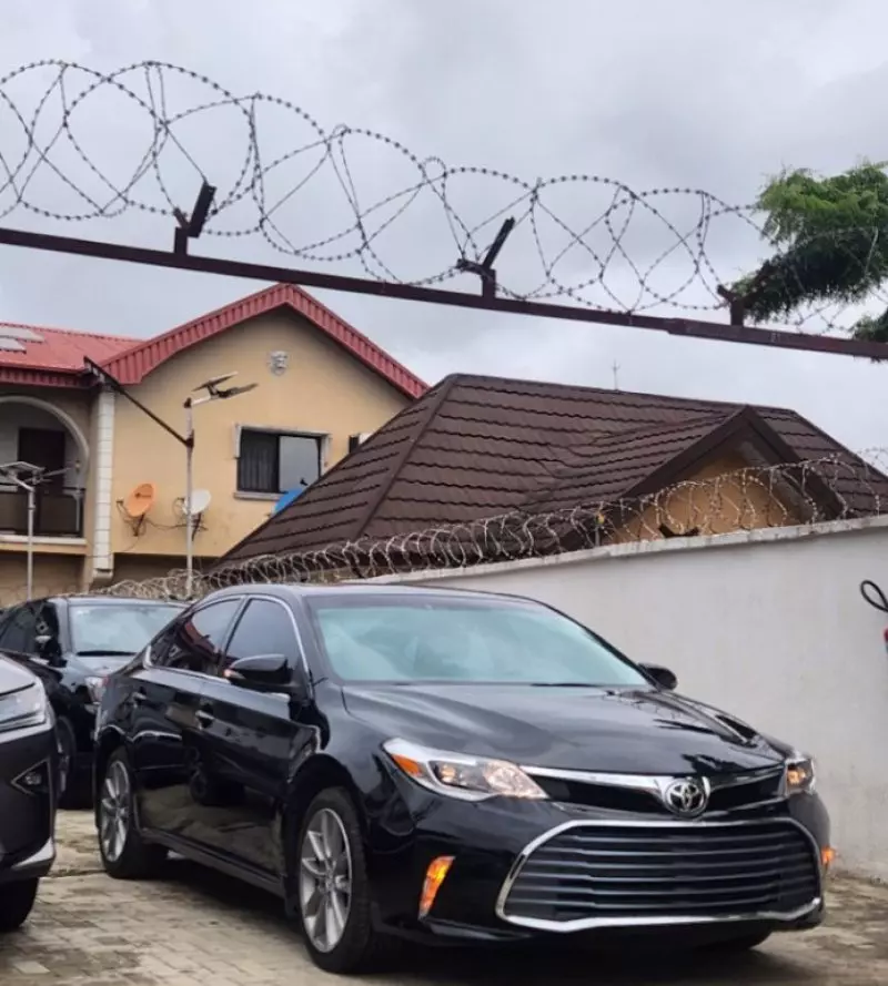 Toyota Avalon   - 2015