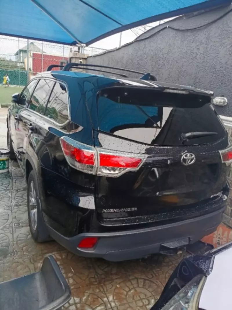 Toyota Highlander   - 2015
