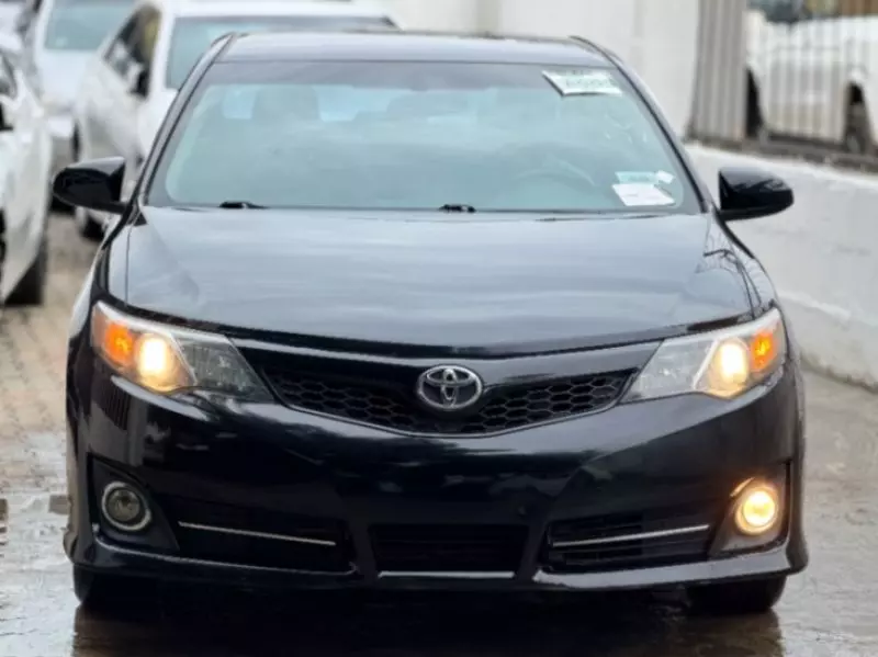 TOYOTA Camry   - 2013