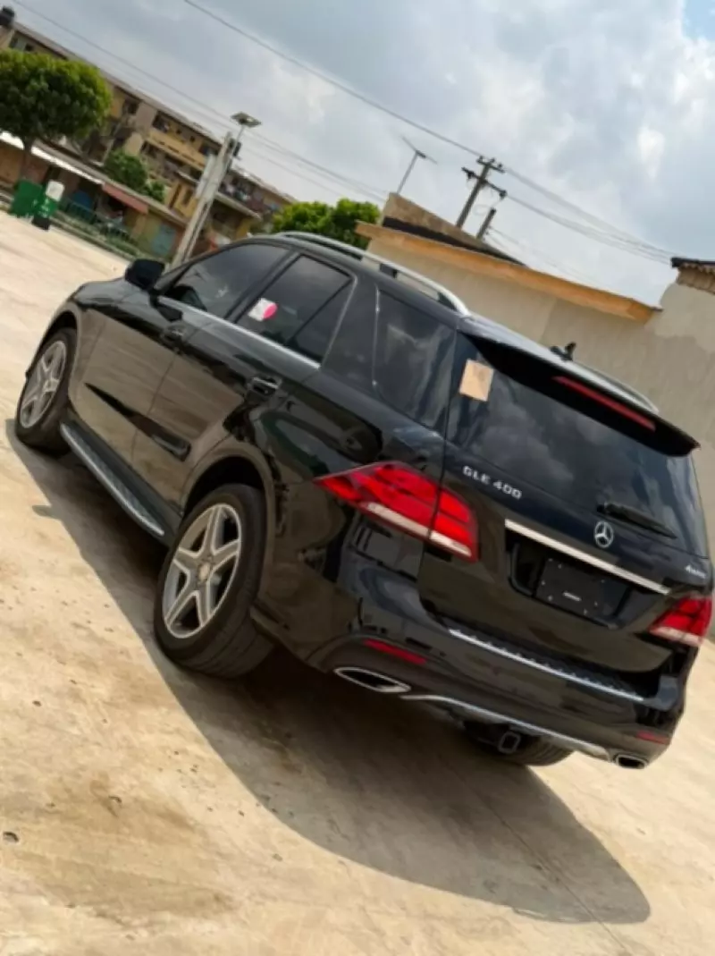 Mercedes-Benz GLE 400 - 2016