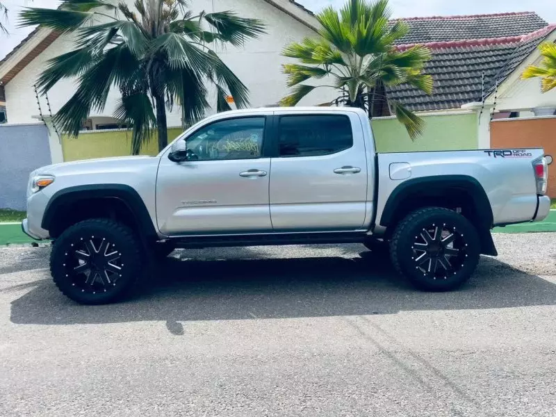 TOYOTA Tacoma   - 2022