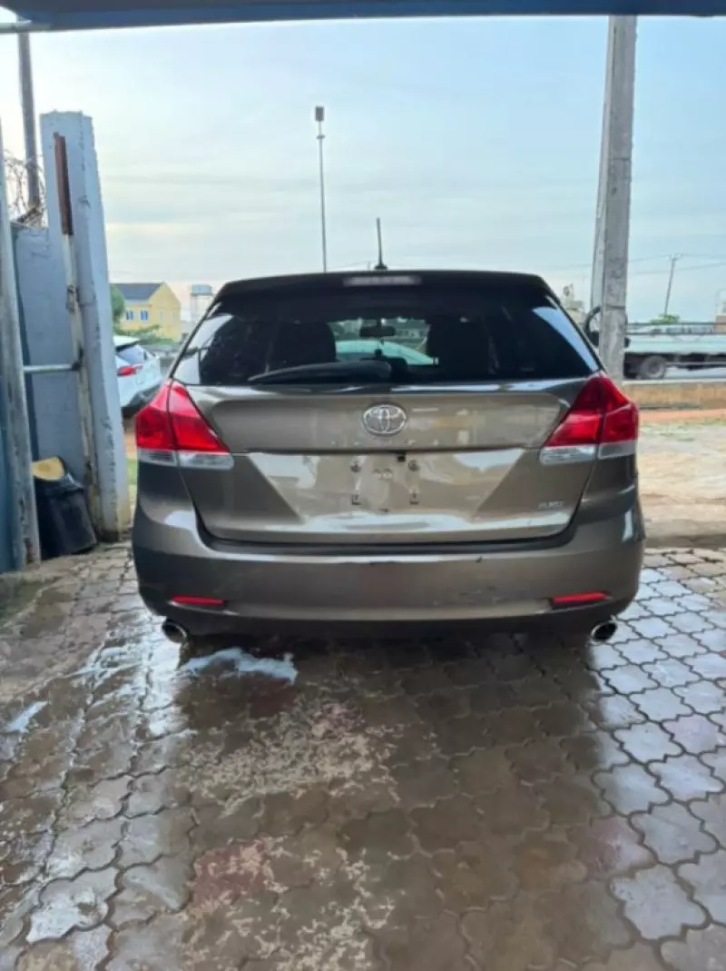 Toyota Venza   - 2011
