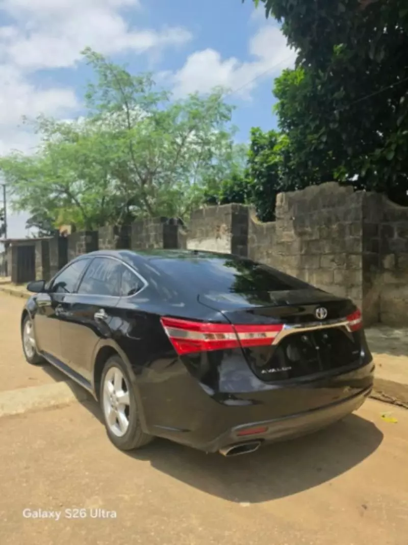 TOYOTA Avalon - 2015