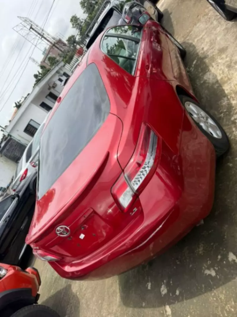TOYOTA Camry   - 2011