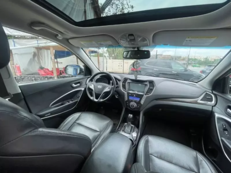 Hyundai Santa Fe   - 2016