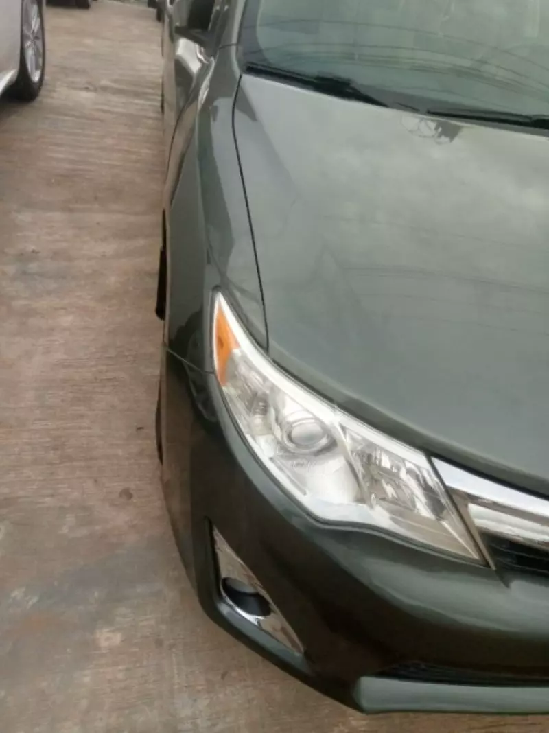 Toyota Camry   - 2012