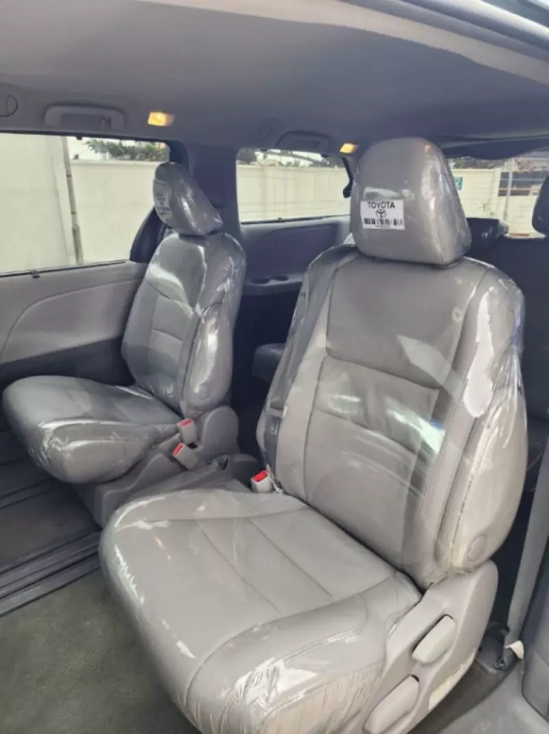 TOYOTA Sienna   - 2015