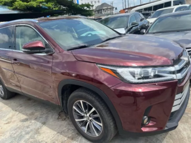Toyota Highlander   - 2019