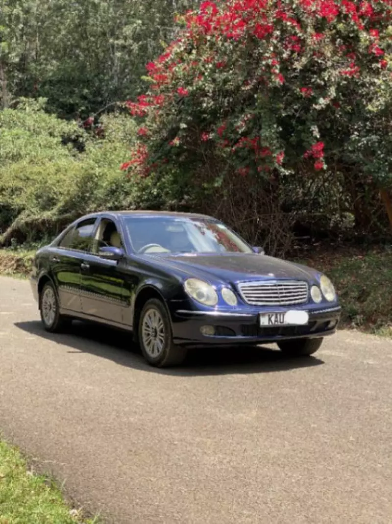 Mercedes-Benz E 200   - 2005