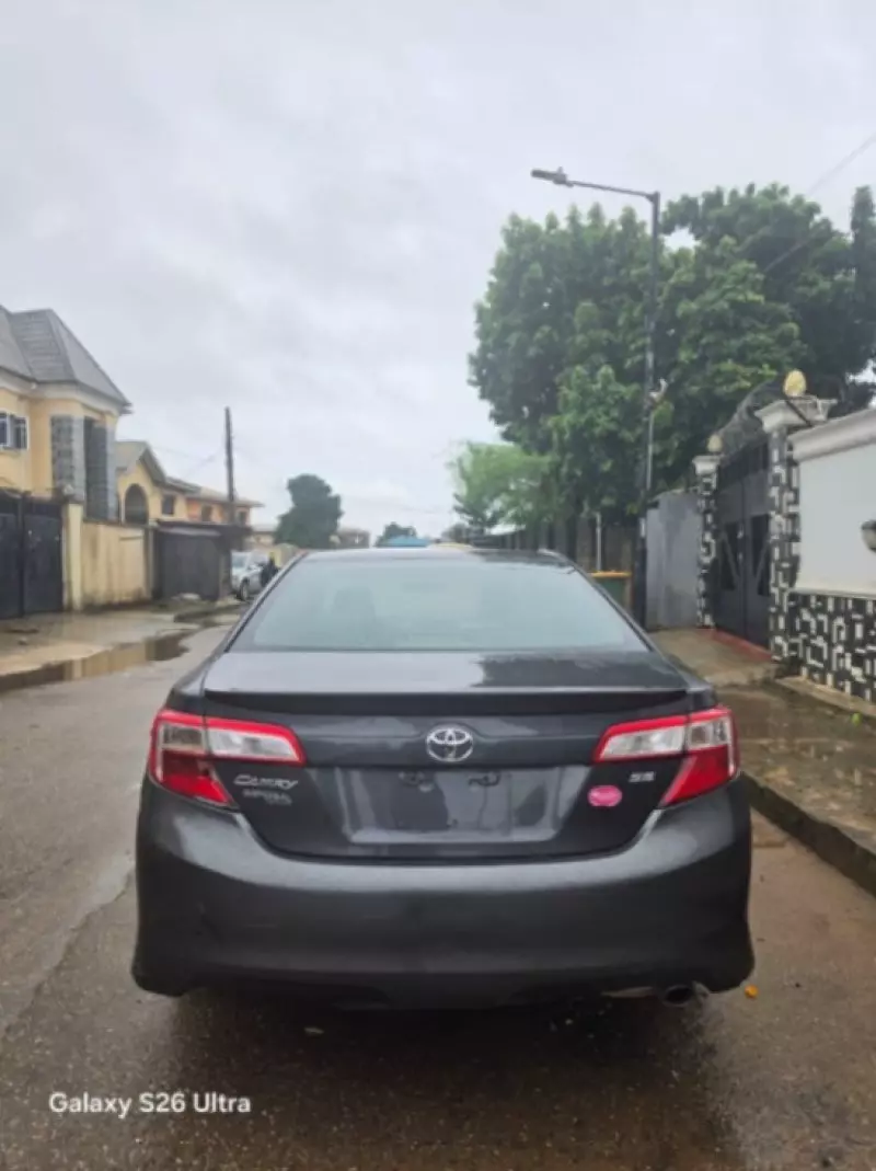 TOYOTA Camry - 2013