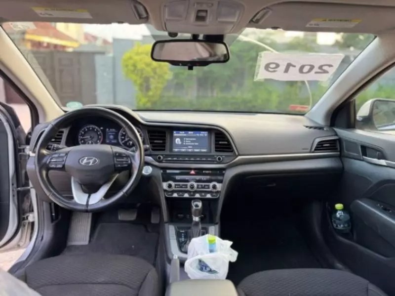 Hyundai Elantra   - 2019