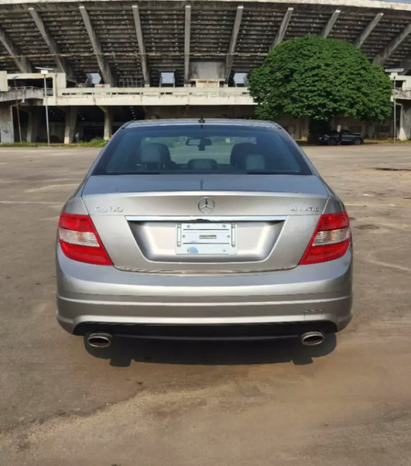 Mercedes-Benz C-Class   - 2009