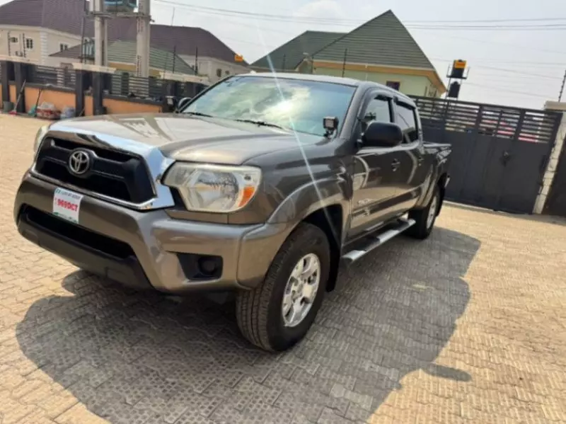 Toyota Tacoma   - 2013