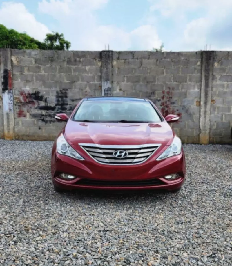 Hyundai Sonata   - 2013