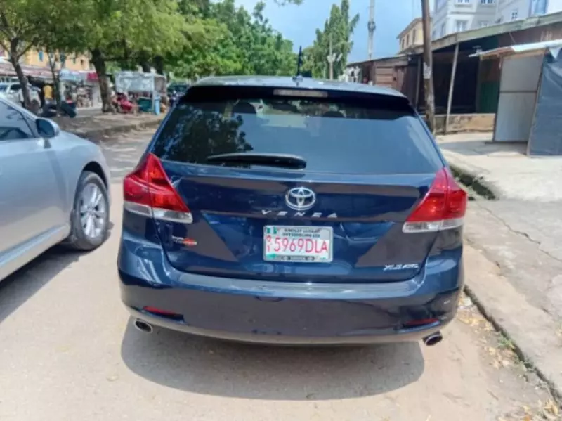 Toyota Venza   - 2015