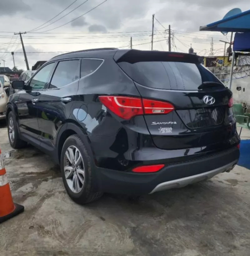 Hyundai Santa FE   - 2014