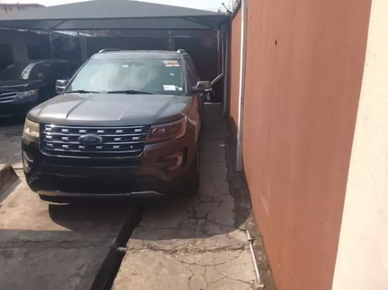 Ford Explorer LTD 3.5L   - 2016