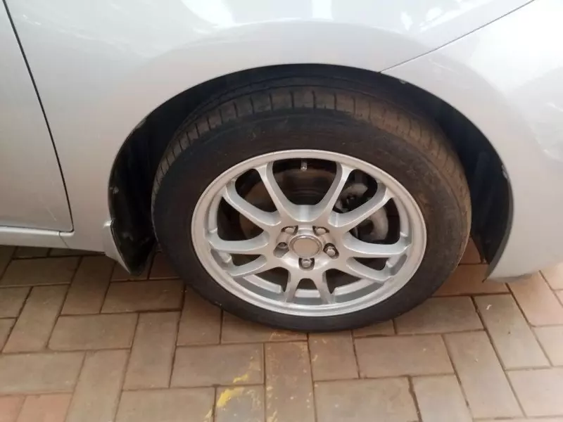 Toyota Ractis   - 2012