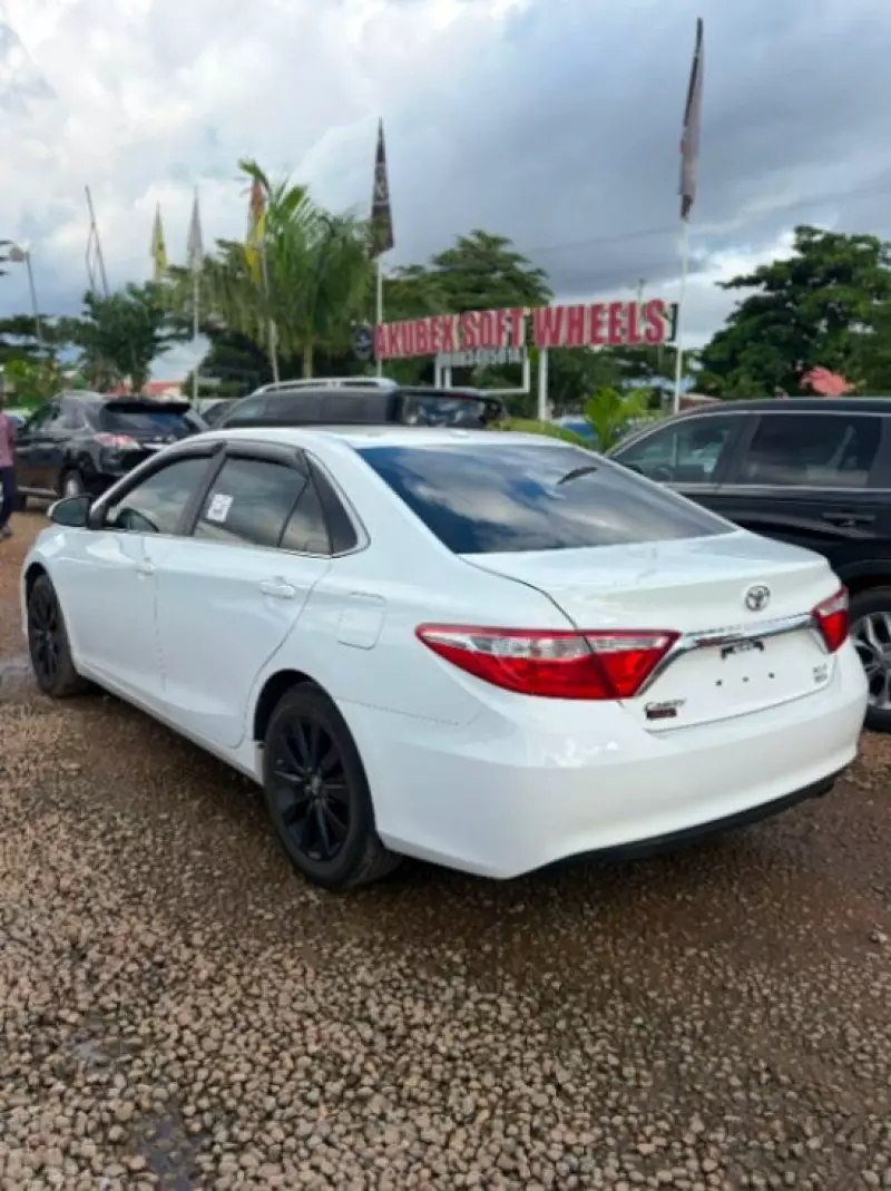 TOYOTA Camry   - 2017