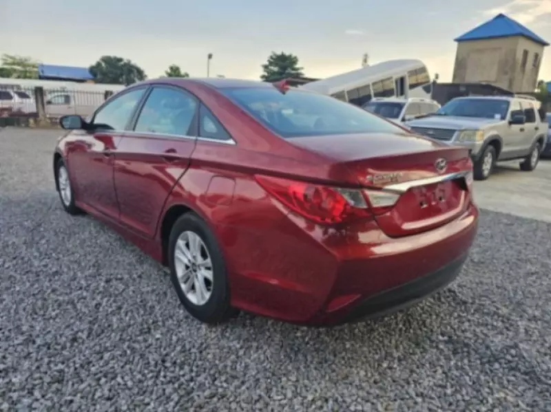 Hyundai Sonata   - 2014