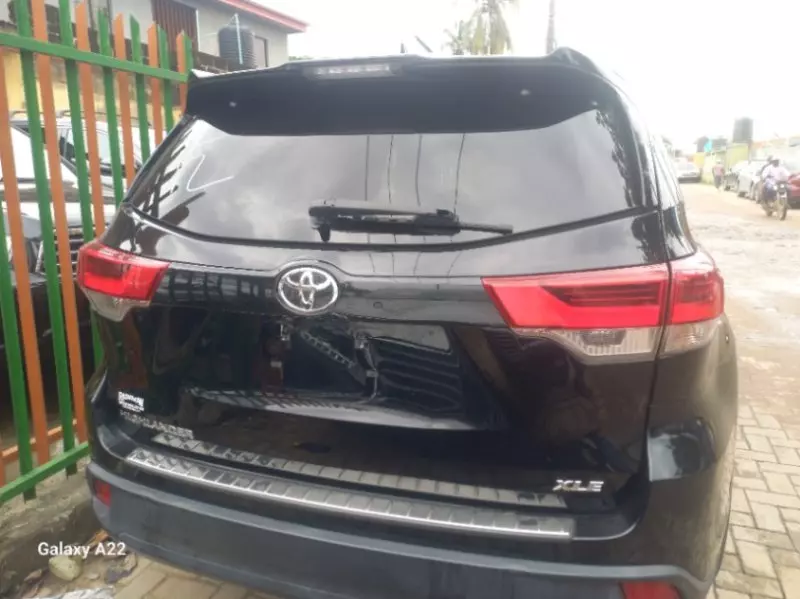 Toyota Highlander   - 2019