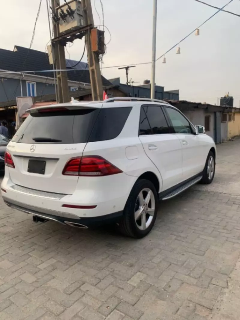 Mercedes-Benz GLE-Class   - 2017