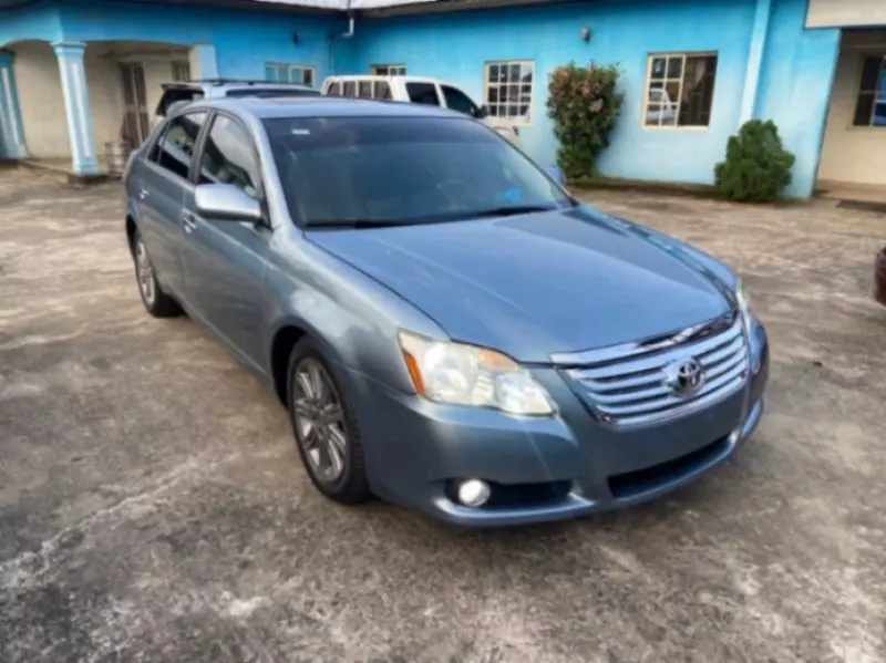 Toyota Avalon - 2008