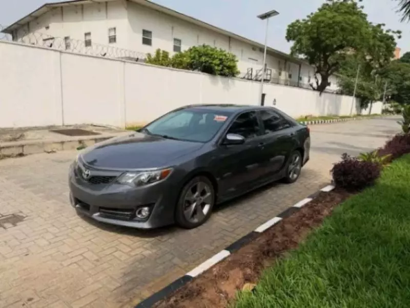 Toyota Camry   - 2013