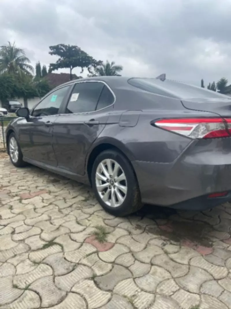 Toyota Camry - 2019
