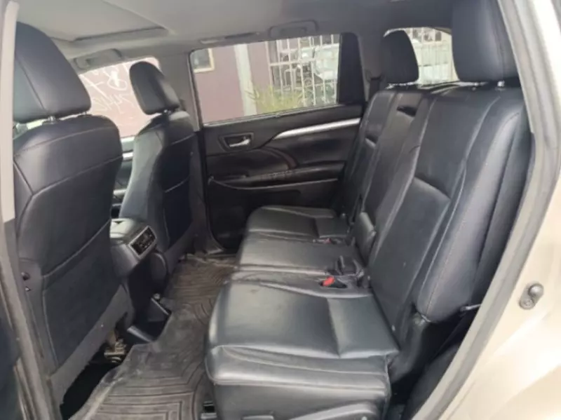 Toyota Highlander   - 2014