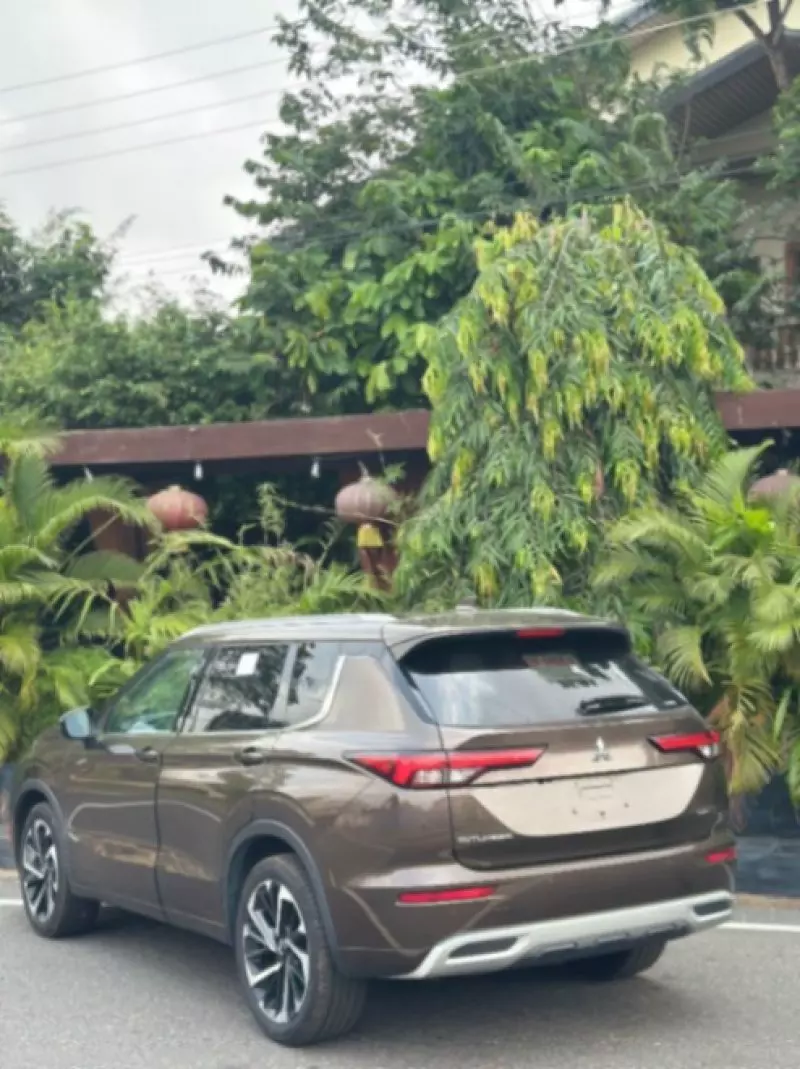 Mitsubishi OUTLANDER   - 2022