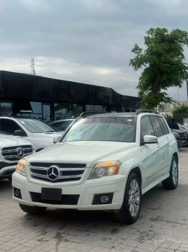 Mercedes-Benz GLK 350   - 2012
