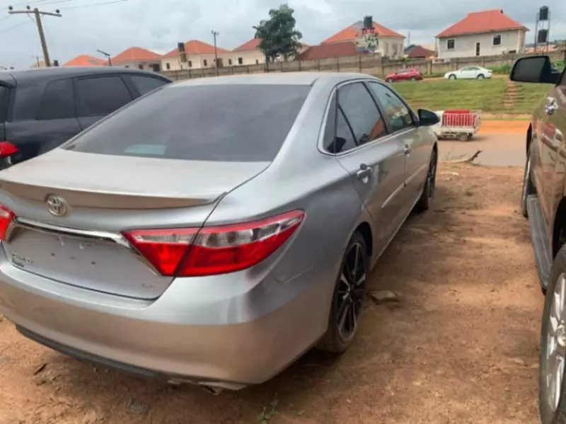 TOYOTA Camry - 2017