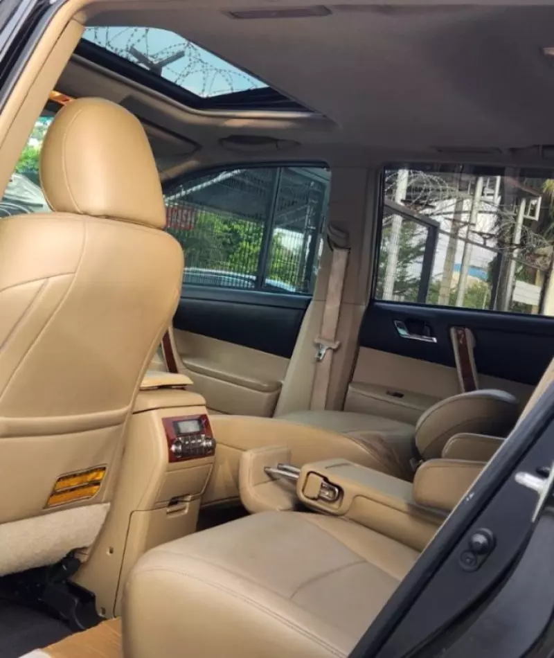 Toyota Highlander   - 2013
