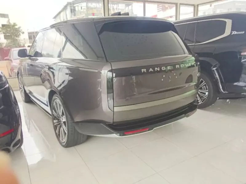 RANGE ROVER Bespoke    - 2024